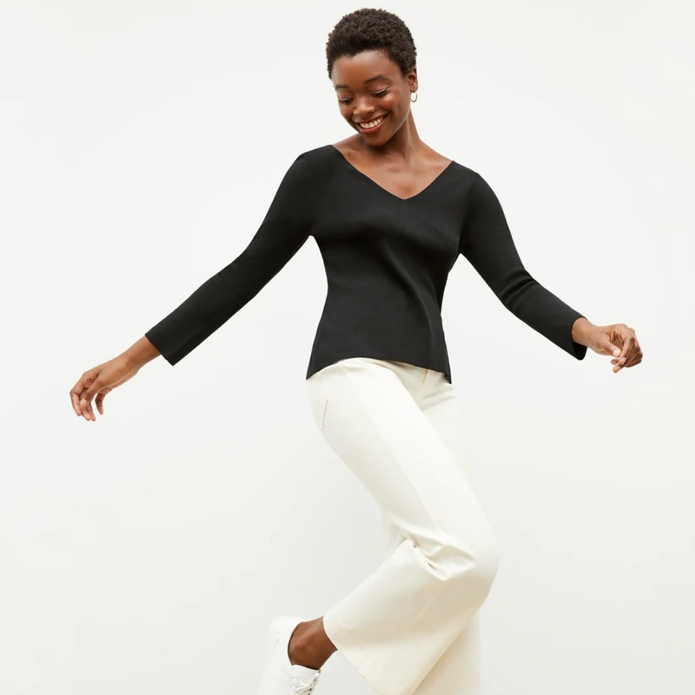 M.M. LaFleur The Kara Top v-neck sweater size - XS